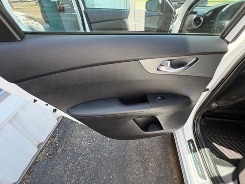 Used 2021 Kia Forte LXS FWD image 10