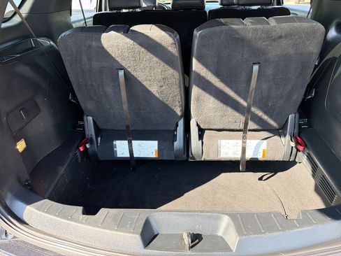 Used 2018 Ford Explorer XLT w/ Equipment Group 202A FWD image 40