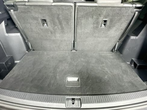 Used 2025 Volkswagen Atlas SE AWD/4WD image 29