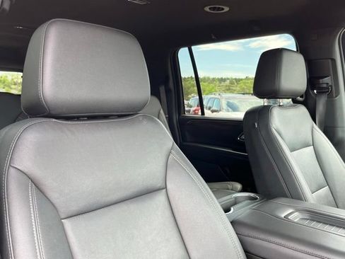 Used 2022 Chevrolet Suburban Z71 w/ Z71 Off-Road Package AWD/4WD image 28