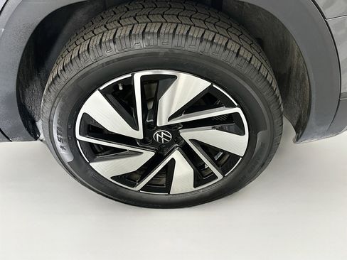 Used 2024 Volkswagen Atlas SE AWD/4WD image 11