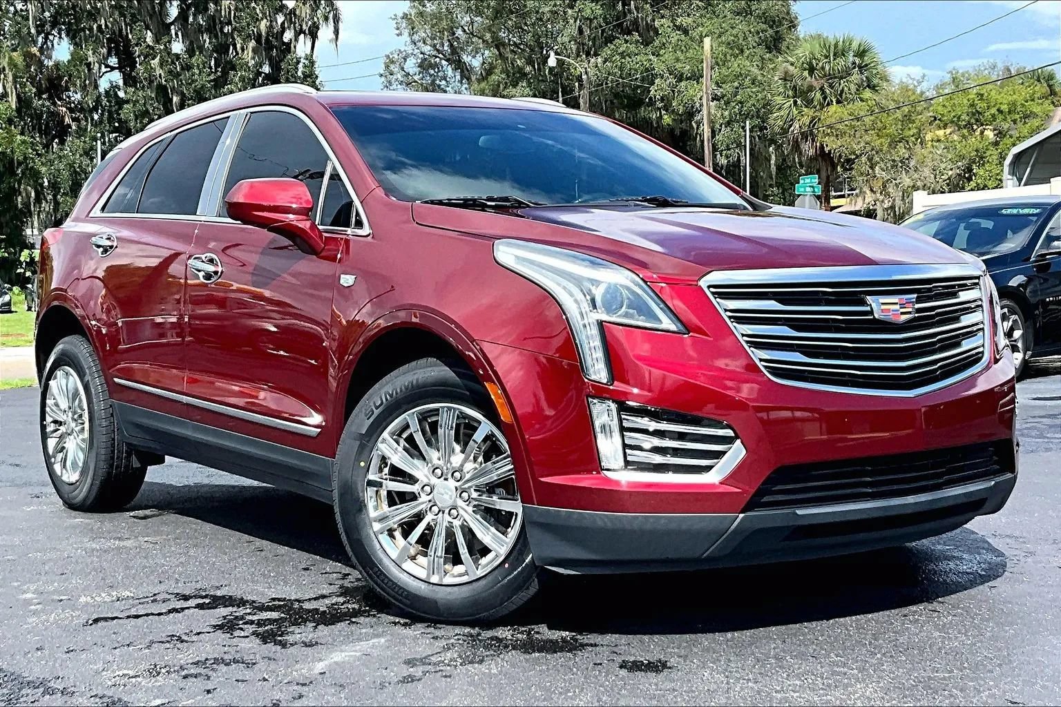 Used 2018 Cadillac XT5 FWD image 2