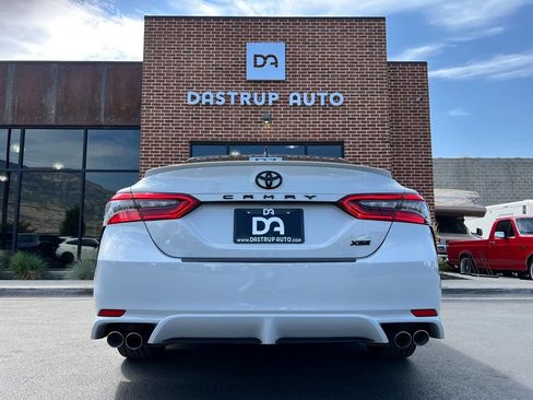 Used 2022 Toyota Camry XSE FWD image 5