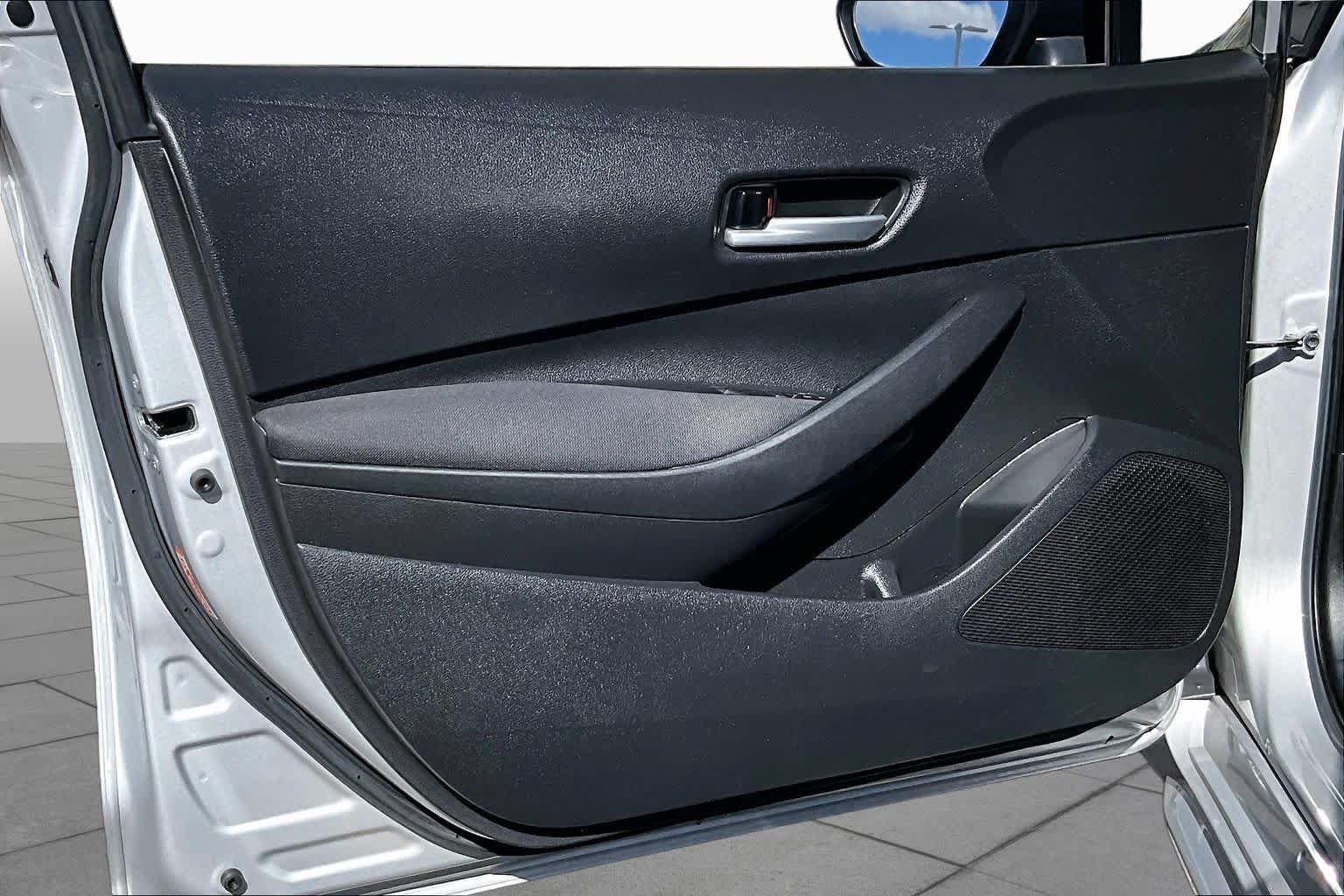 Used 2020 Toyota Corolla LE FWD image 21
