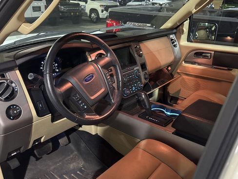 Used 2017 Ford Expedition EL XLT w/ Equipment Group 202A image 5