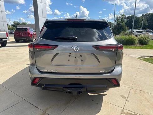 Used 2026 Toyota Highlander XLE AWD/4WD image 6