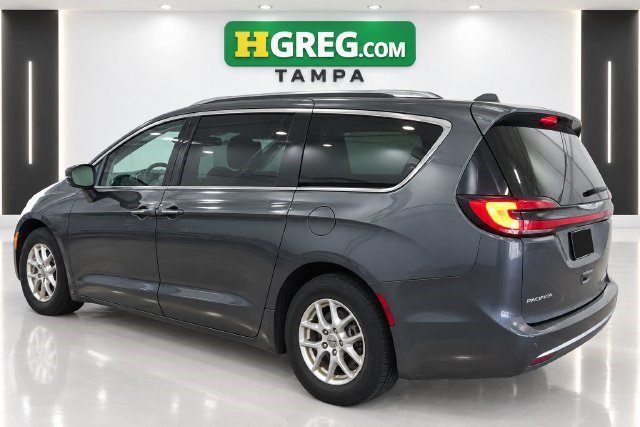 Used 2021 Chrysler Pacifica Touring-L FWD image 2