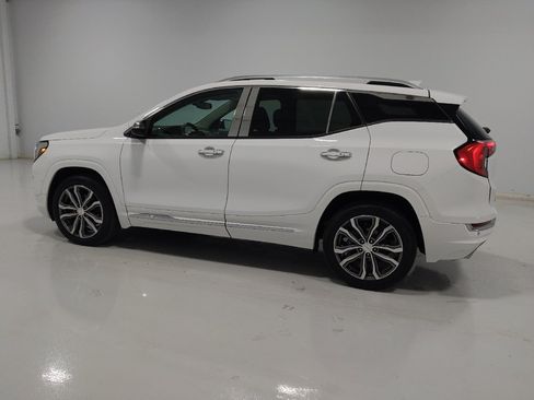 Used 2019 GMC Terrain Denali w/ Advanced Safety Package AWD/4WD image 3