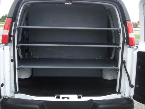 Used 2021 Chevrolet Express 2500 RWD image 20