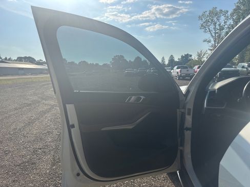 Used 2021 BMW X5 xDrive40i image 23