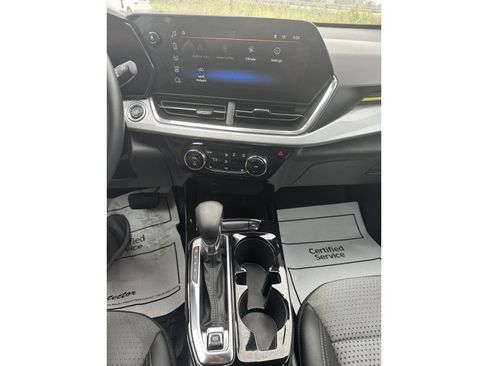 Used 2024 Chevrolet Trax LT w/ LT Convenience Package FWD image 31