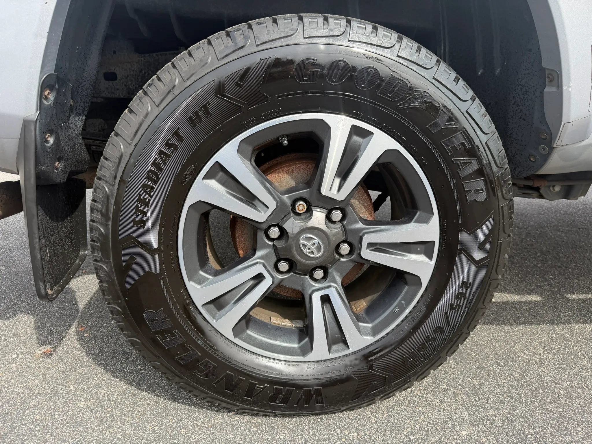 Used 2017 Toyota Tacoma TRD Sport w/ Tow Package AWD/4WD image 36