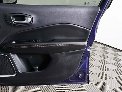 Used 2018 Jeep Compass Limited w/ Navigation Group image 18