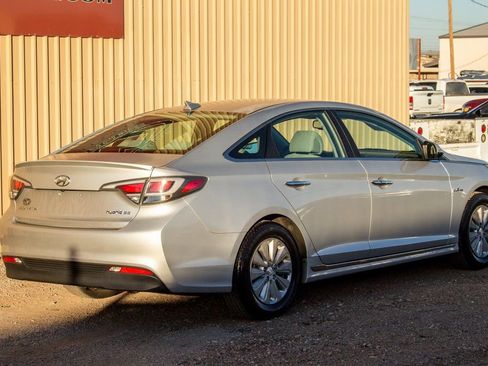 Used 2016 Hyundai Sonata SE image 3