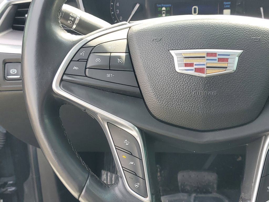 Used 2017 Cadillac XT5 Luxury w/ Driver Awareness Package FWD image 27