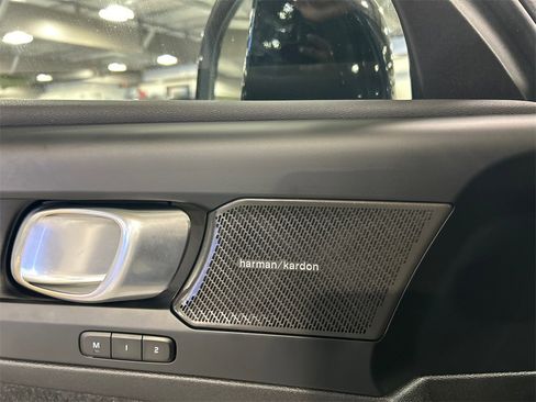 Certified 2023 Volvo C40 P8 Recharge Ultimate image 22