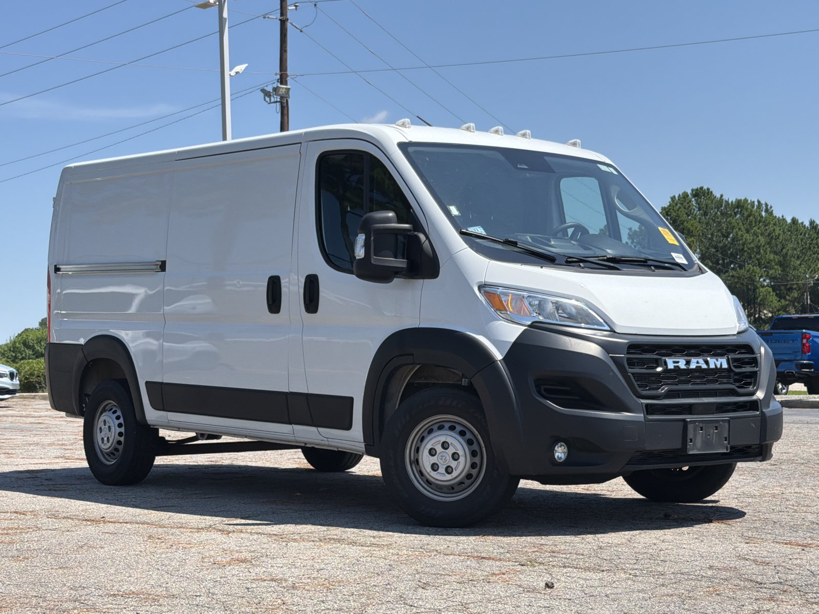 Used 2025 RAM ProMaster 2500 w/ Convenience Group FWD image 2