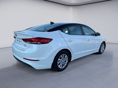 Used 2017 Hyundai Elantra SE image 3