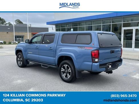 Used 2019 Toyota Tacoma TRD Sport AWD/4WD image 4