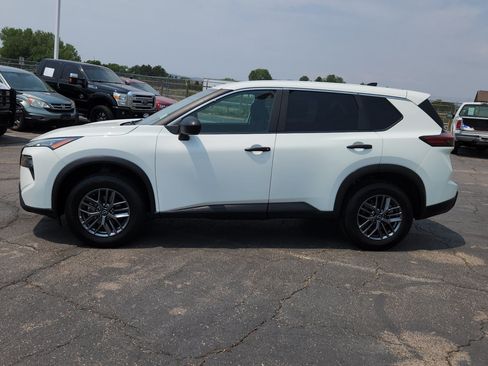Used 2024 Nissan Rogue S AWD/4WD image 6