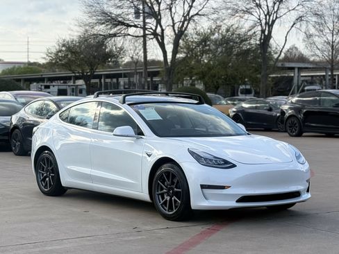 Used 2020 Tesla Model 3 Long Range image 1