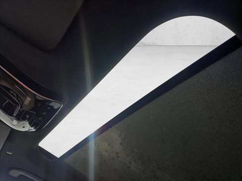 Used 2025 Mercedes-Benz GLC 300 4MATIC image 14