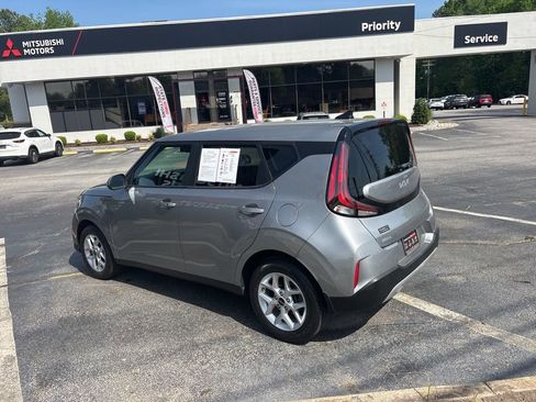 Used 2023 Kia Soul S image 7