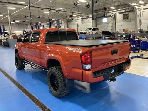 Used 2016 Toyota Tacoma TRD Off-Road AWD/4WD image 5