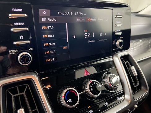 Used 2023 Kia Sorento LX image 13