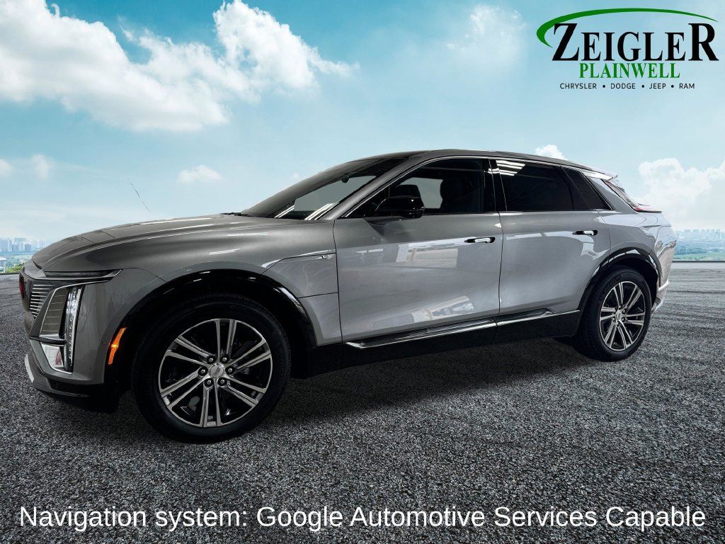 Used 2025 Cadillac Lyriq Luxury w/ LPO, Floor Liner Package AWD/4WD image 2