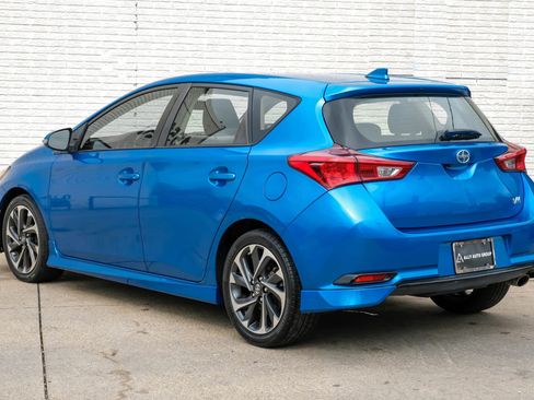 Used 2016 Scion iM Hatchback 4D image 9