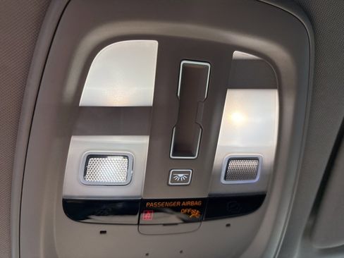 Used 2025 Volvo XC60 B5 Plus image 32