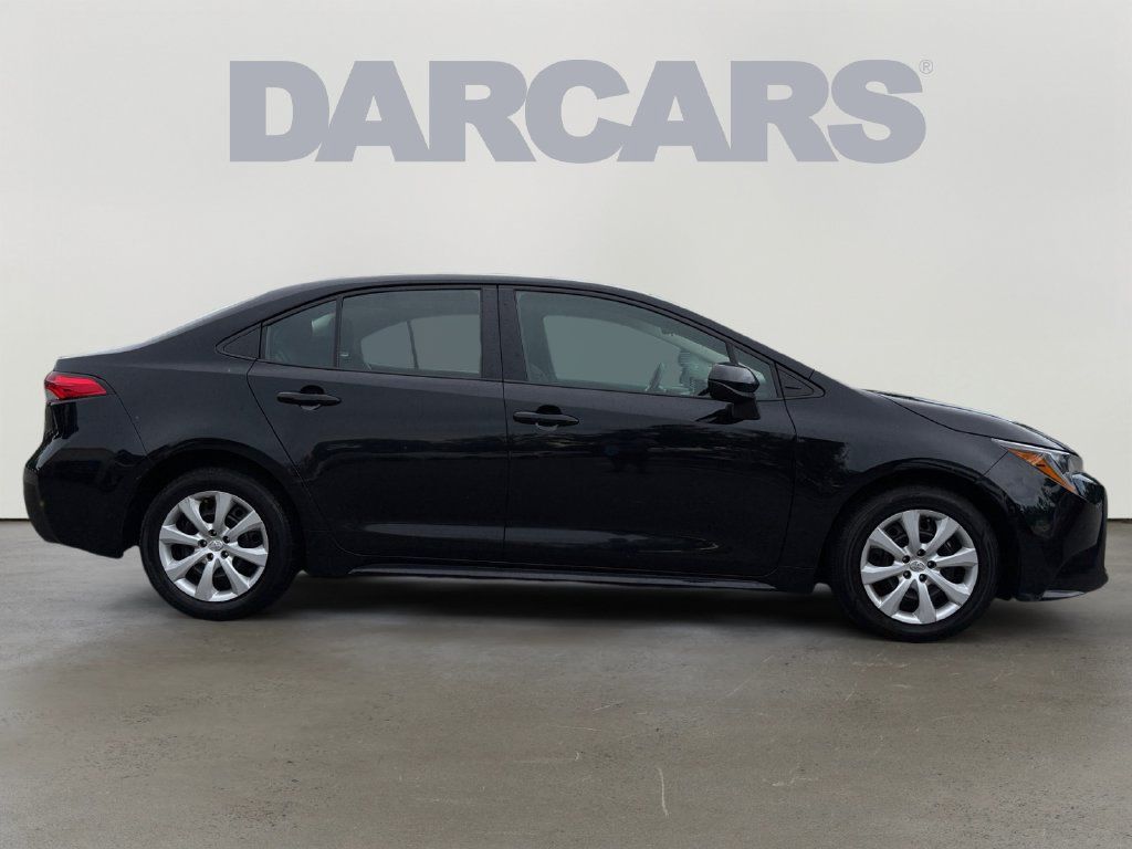 Used 2024 Toyota Corolla LE FWD image 8