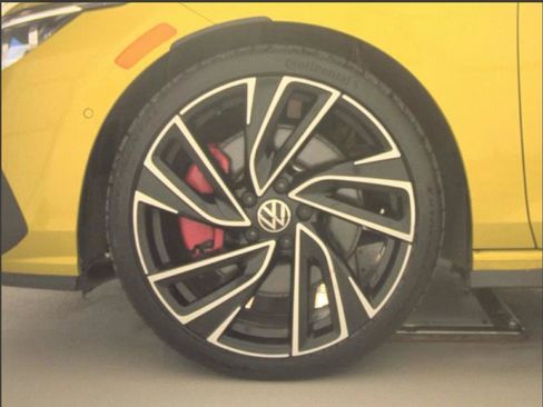 Used 2022 Volkswagen GTI Autobahn FWD image 18