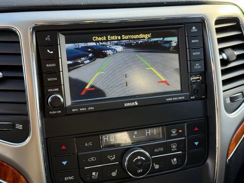 Used 2011 Jeep Grand Cherokee Overland image 22