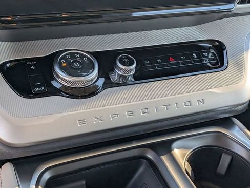 New 2025 Ford Expedition Active RWD image 31