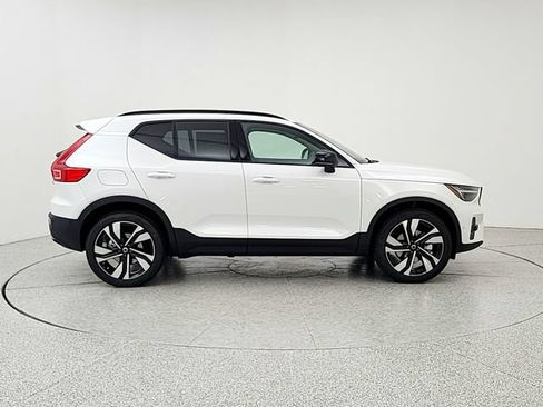 New 2026 Volvo XC40 B5 Ultra w/ Protection Package Premier AWD/4WD image 4