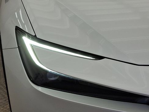 Used 2023 Toyota Prius XLE image 28