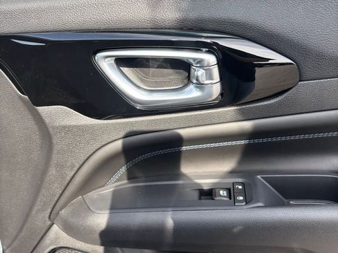 New 2026 Jeep Compass Limited image 17