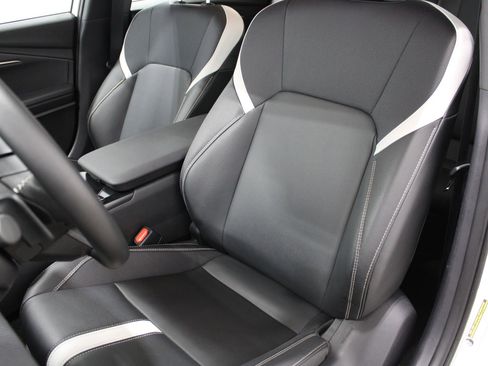 Used 2025 Toyota Camry SE FWD image 14
