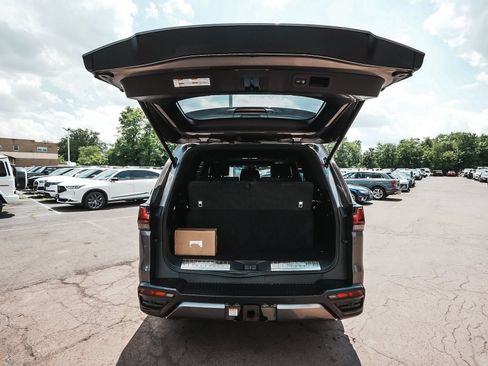 Used 2022 Lexus LX 600 4WD w/ Appearance Package image 48