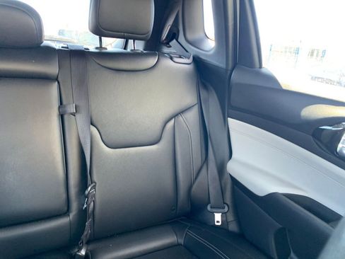 Used 2025 Jeep Compass Limited image 38