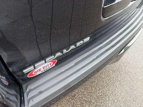 Used 2019 Cadillac Escalade ESV Luxury AWD/4WD image 46