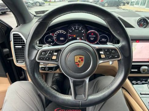Used 2020 Porsche Cayenne AWD/4WD image 22