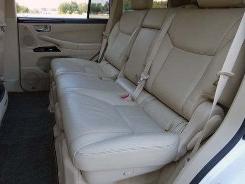 Used 2013 Lexus LX 570 4WD w/ Luxury Pkg w/Pre-crash image 17