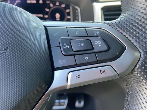 Used 2022 Volkswagen Atlas Cross Sport SEL R-Line AWD/4WD image 36