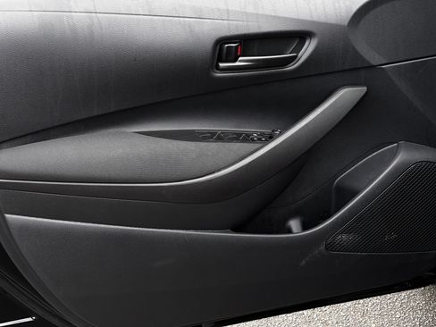 Used 2025 Toyota Corolla LE image 14