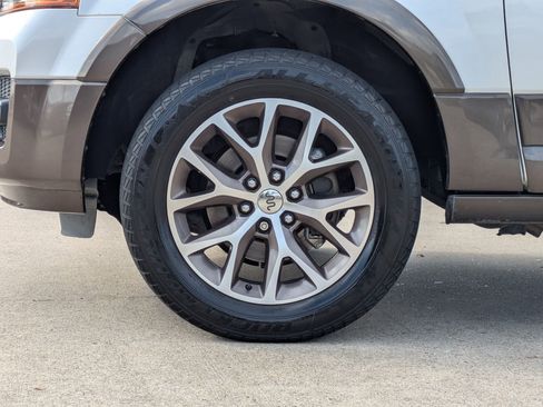 Used 2017 Ford Expedition EL King Ranch image 11