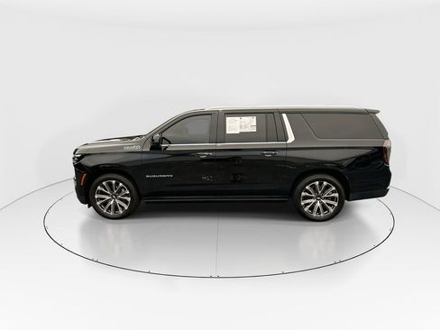 Used 2025 Chevrolet Suburban High Country AWD/4WD image 5