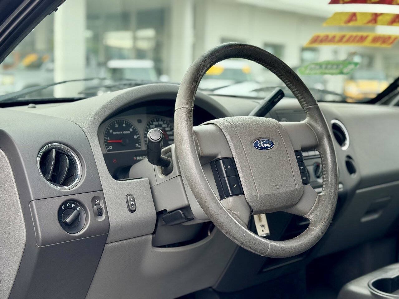 Used 2007 Ford F150 XLT AWD/4WD image 2